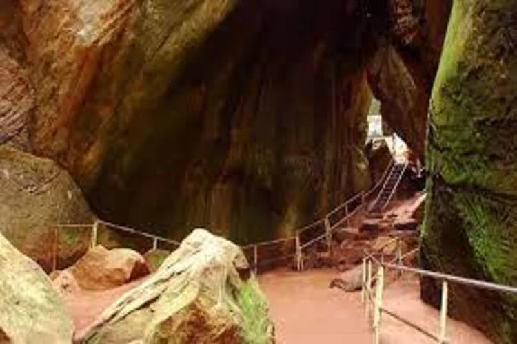 Ambukuthi-Hills –Explore the-Edakkal-Caves