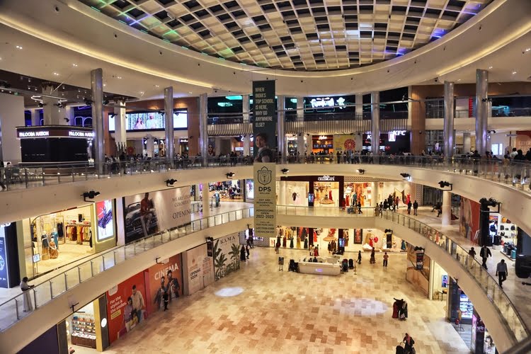 Shop-Eat-and-Play-at-LuLu-Mall